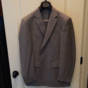 Men’s grey suit